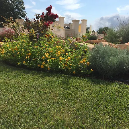 Trulli Isago Bed & Breakfast *
