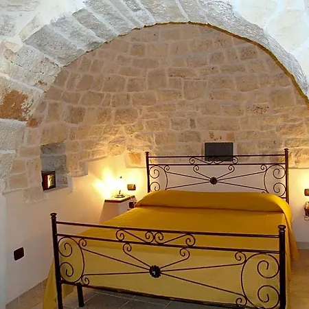 Oda ve Kahvaltı Trulli Isago 4*