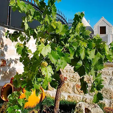 Trulli Isago Oda ve Kahvaltı 4*