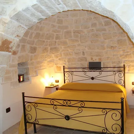 Bed and Breakfast Trulli Isago 4*